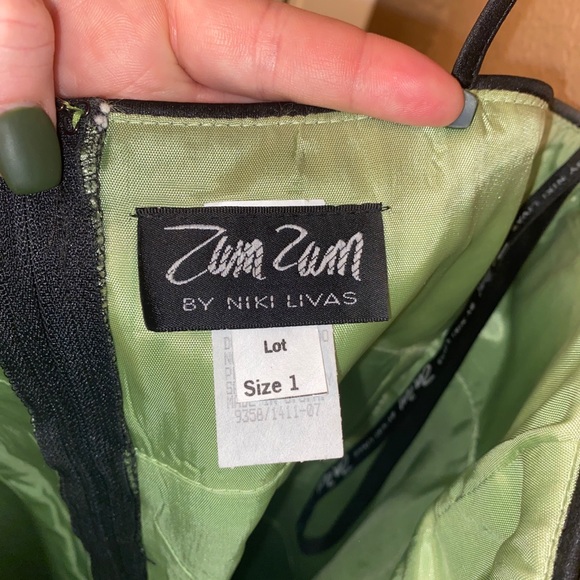 Semi formal dress - Picture 4 of 4